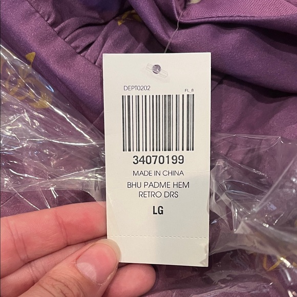 Her Universe Padmé Lakeside Dress, San Diego Comic Con Exclusive - Picture 5 of 5